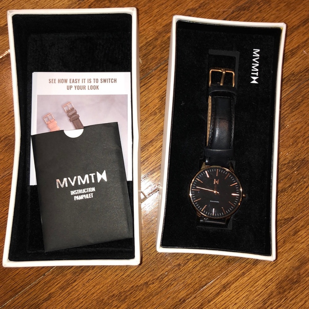 MVMT Watch - Black and Gold🖤